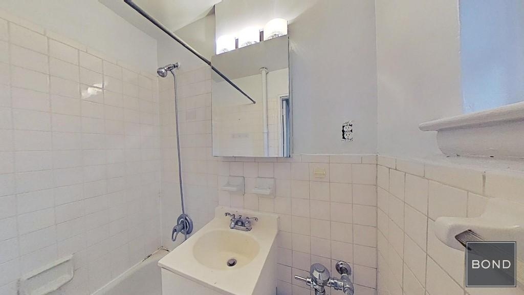 East 93rd Street - Photo 6