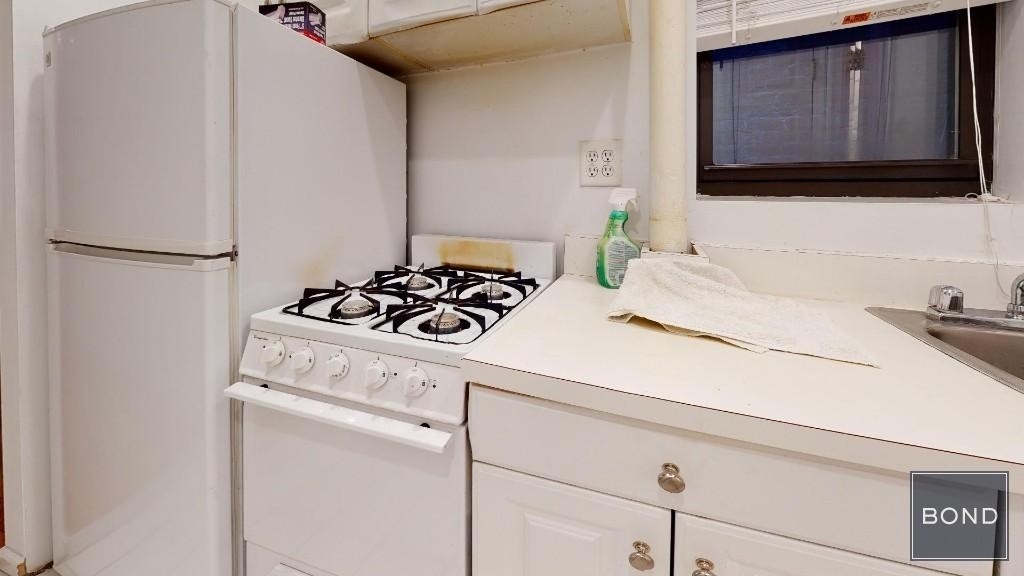 East 89 Street - Photo 4