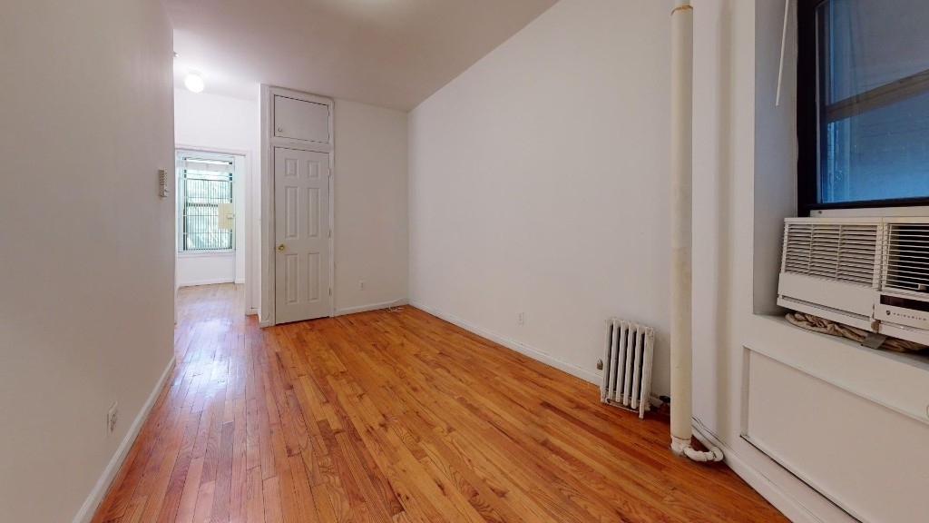 East 89 Street - Photo 2