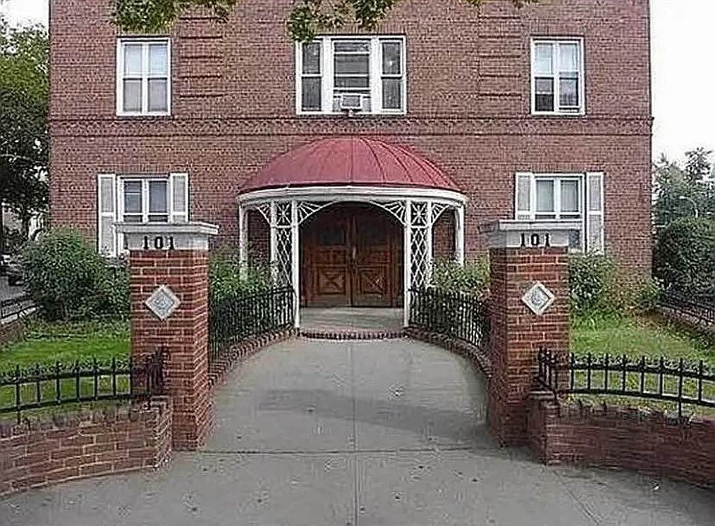 Ocean Parkway - Photo 13