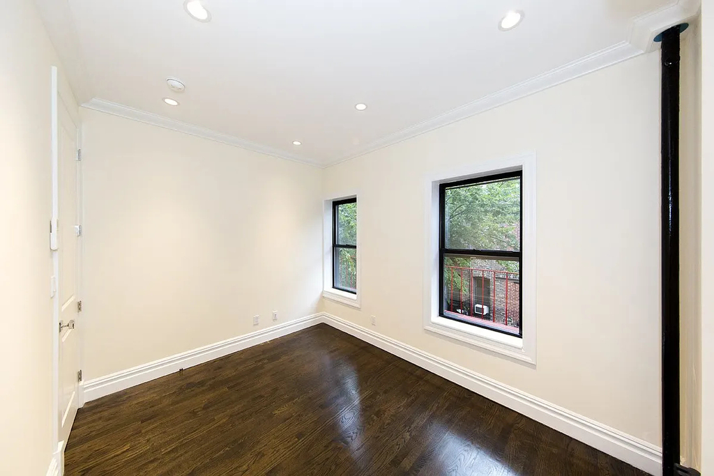 350 East 13th Street - Photo 6