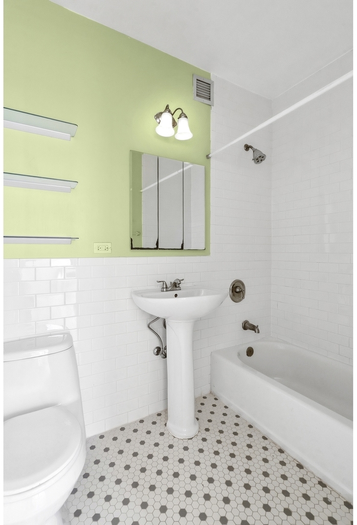 504 W 136th St - Photo 3