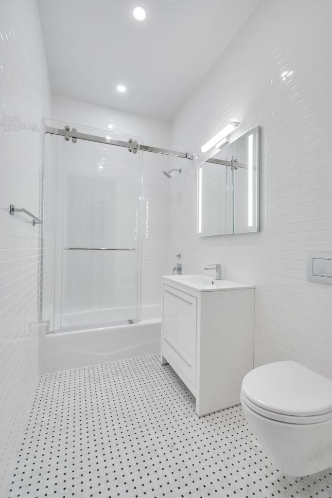 Madison Avenue - Photo 1
