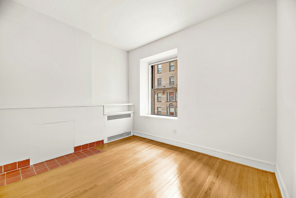 Madison Avenue - Photo 3