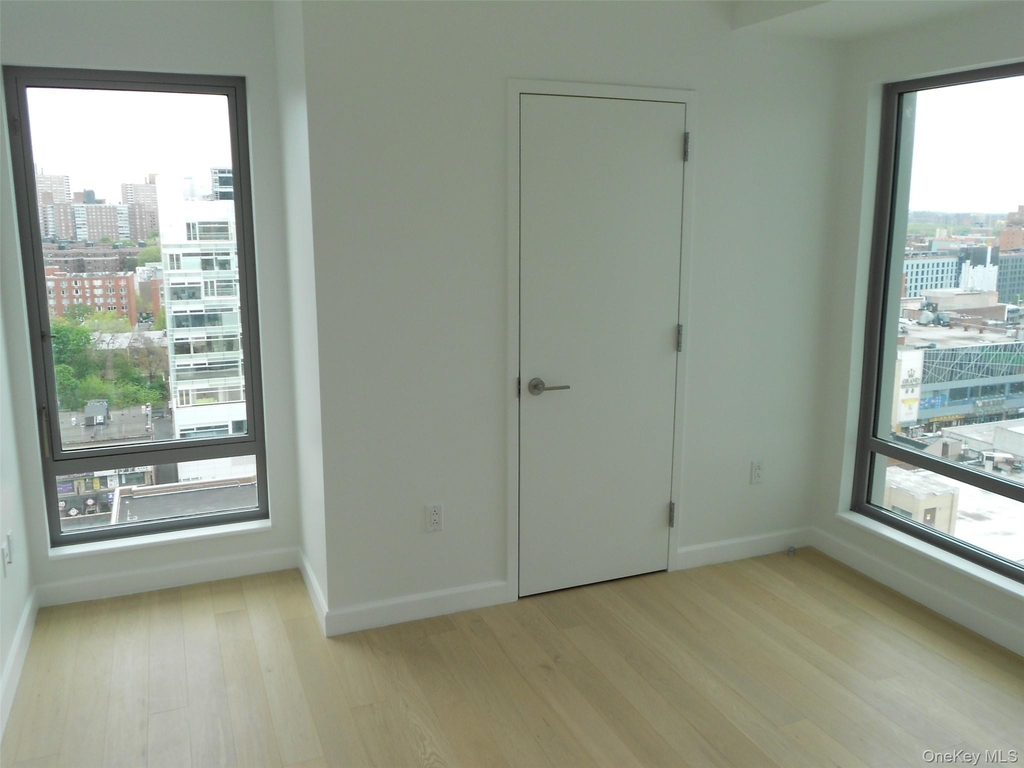 138-35 39 Avenue - Photo 7