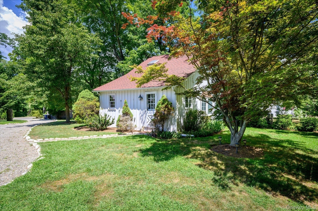459 Old Post Road - Photo 0