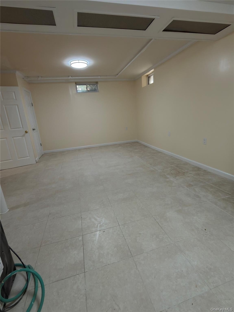 56-40 175 Place - Photo 2