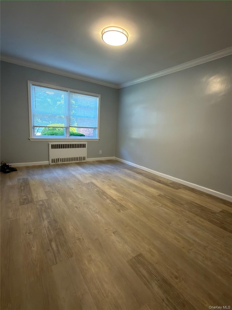 56-40 175 Place - Photo 9