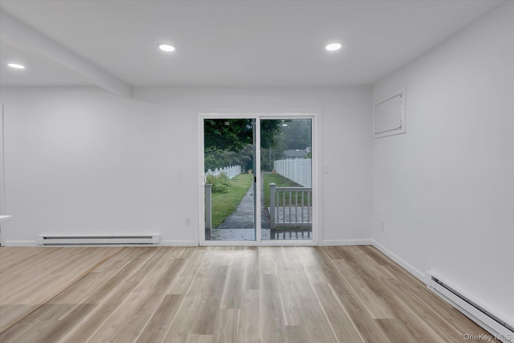 158 Continental Avenue - Photo 2