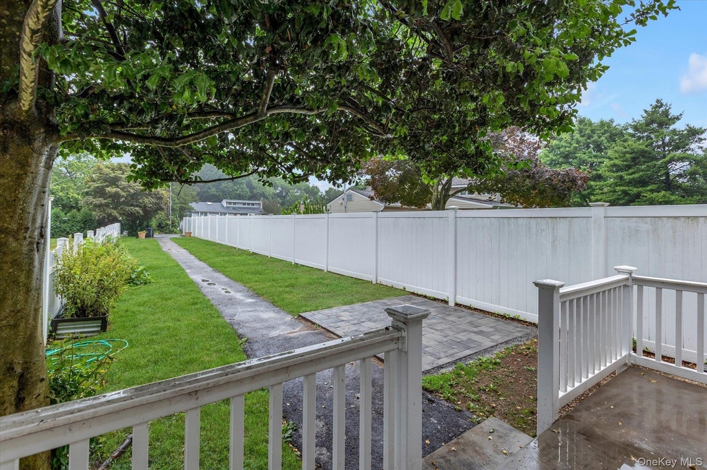 158 Continental Avenue - Photo 9
