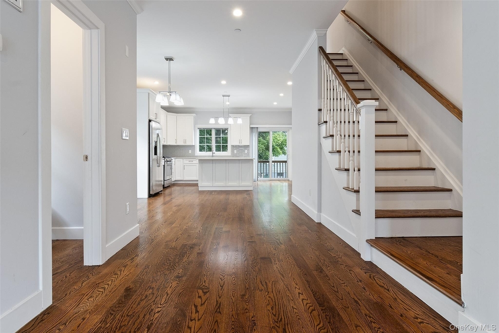 44-46 Ellsworth Avenue - Photo 2
