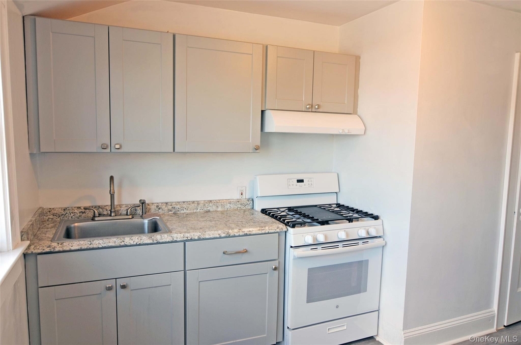 2 Second Avenue - Photo 5