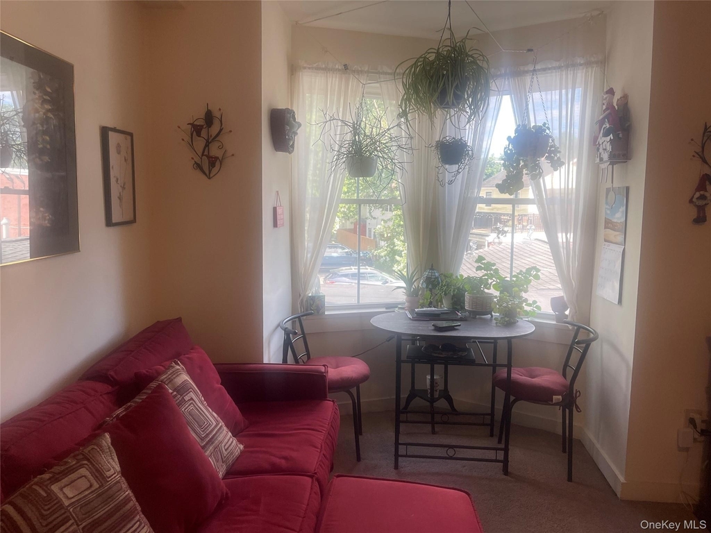1106 Main Street - Photo 2