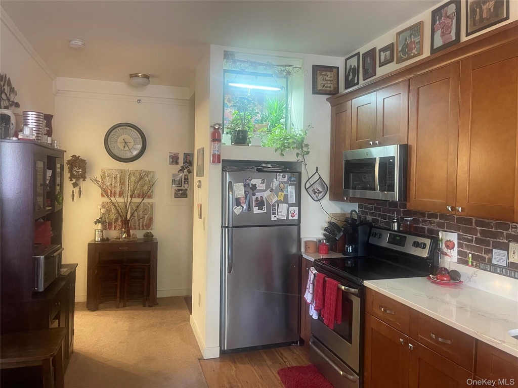 1106 Main Street - Photo 3