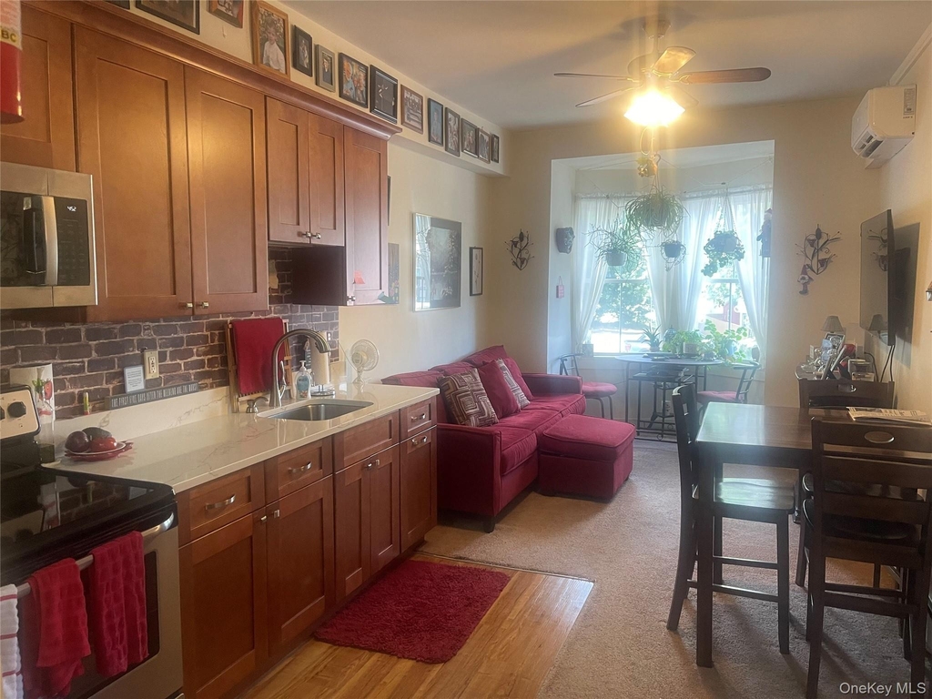 1106 Main Street - Photo 1