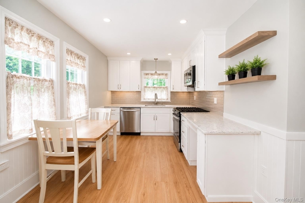 215 Seventh Avenue - Photo 3