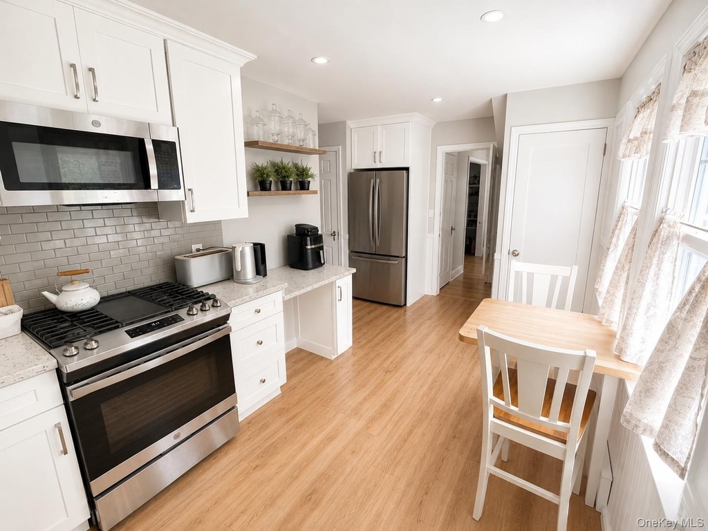 215 Seventh Avenue - Photo 2