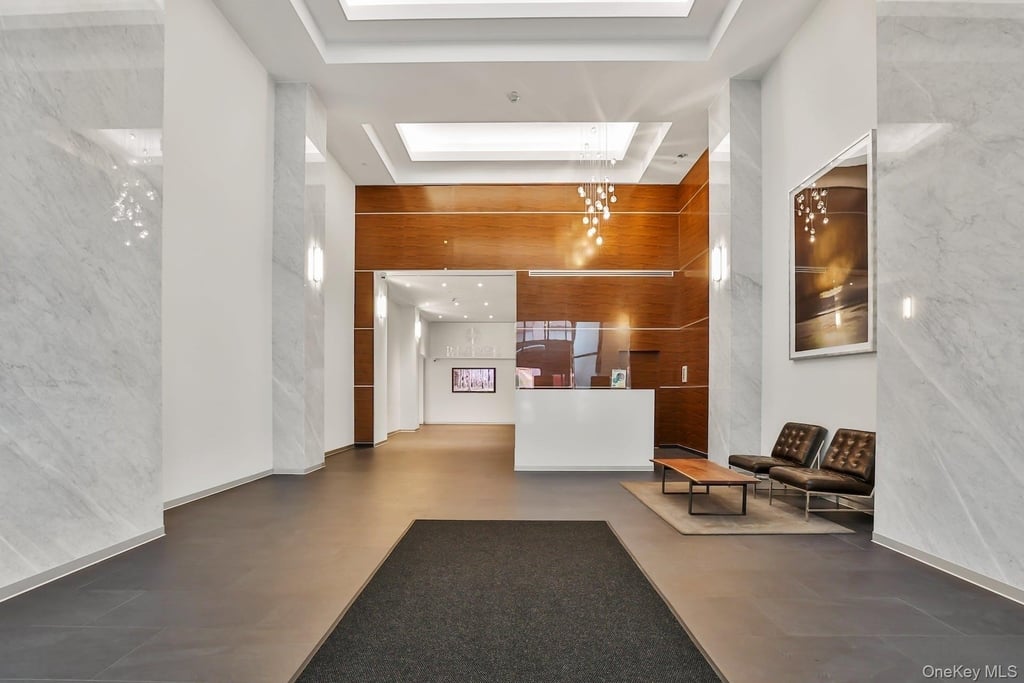 4 Martine Avenue - Photo 2