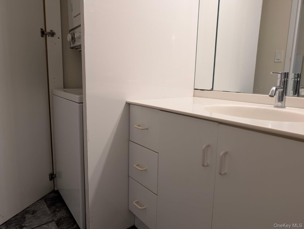4 Martine Avenue - Photo 14