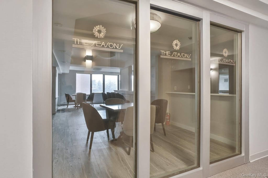 4 Martine Avenue - Photo 10