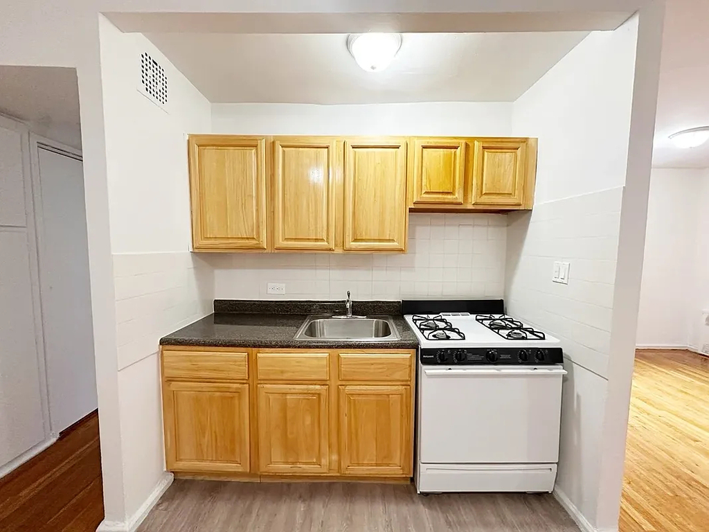 9303 Shore Road - Photo 2