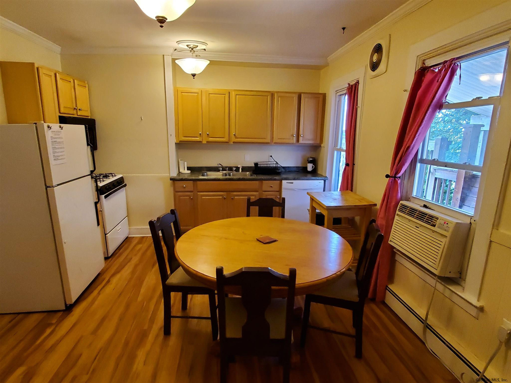 134 Woodlawn Avenue - Photo 5