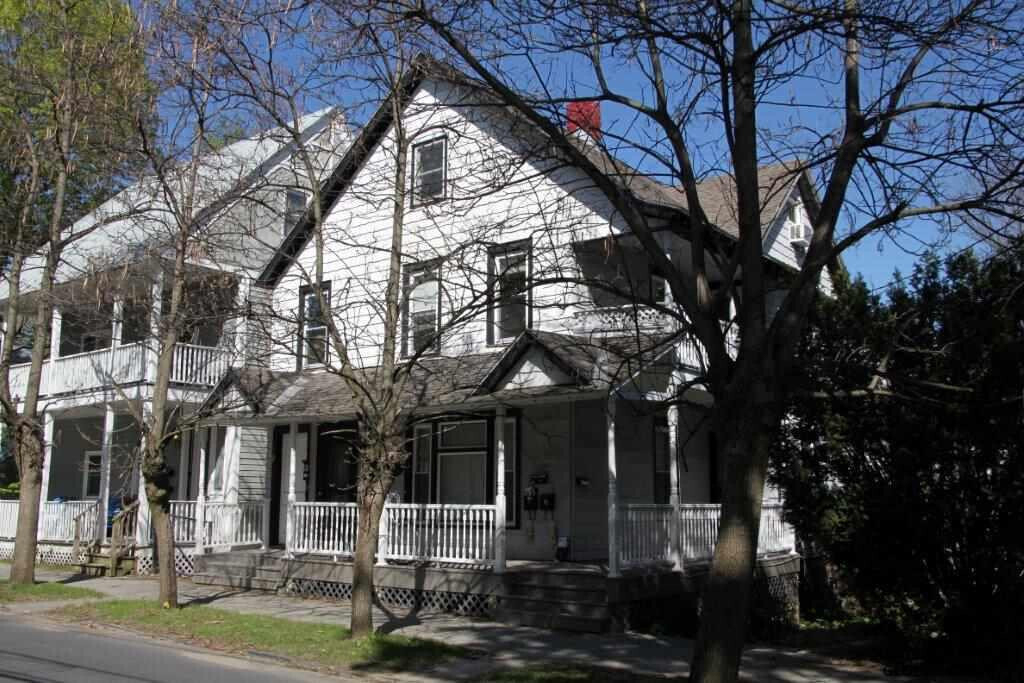 134 Woodlawn Avenue - Photo 0