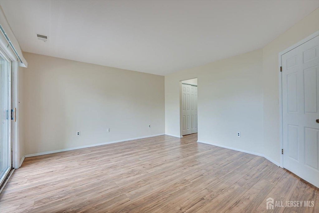 906 Montague Avenue - Photo 13