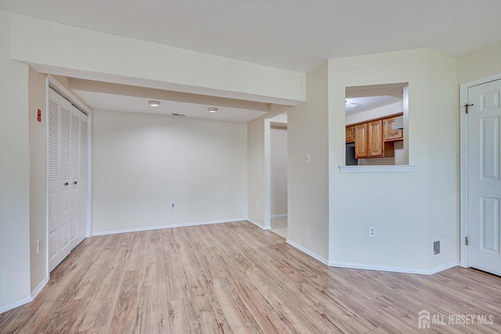 906 Montague Avenue - Photo 7