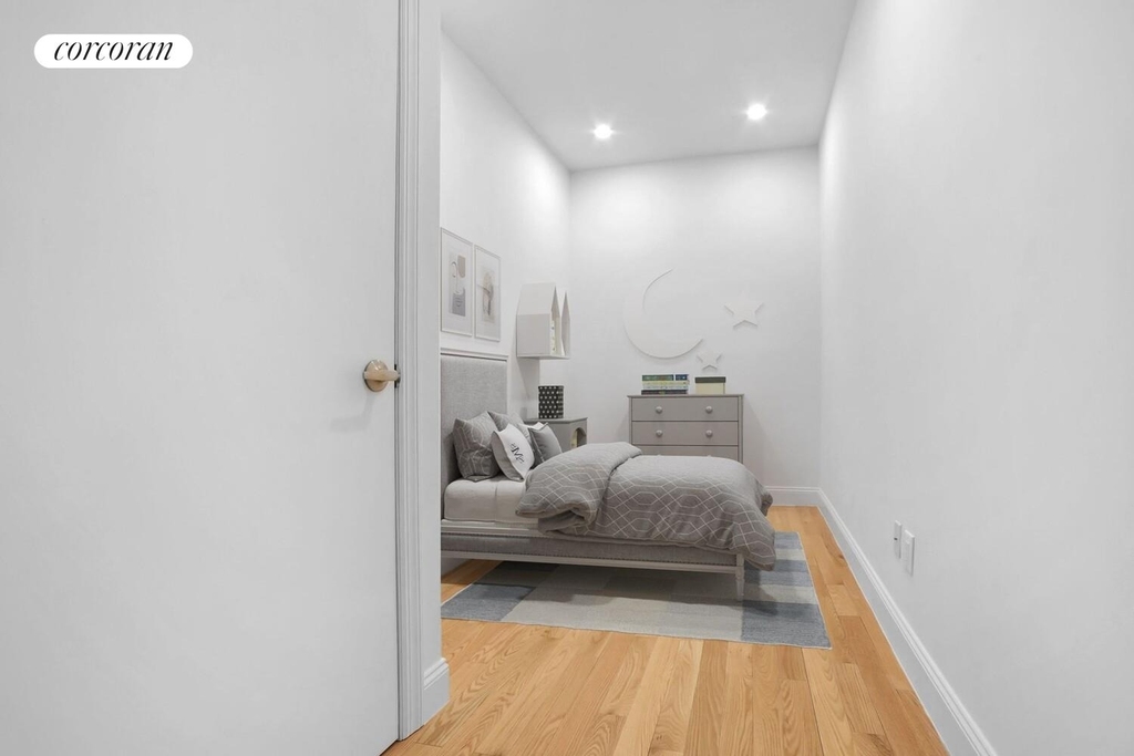 317 E 89th Street - Photo 4