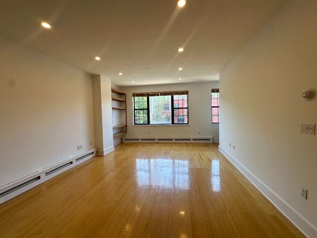 82 Visitation Place - Photo 4