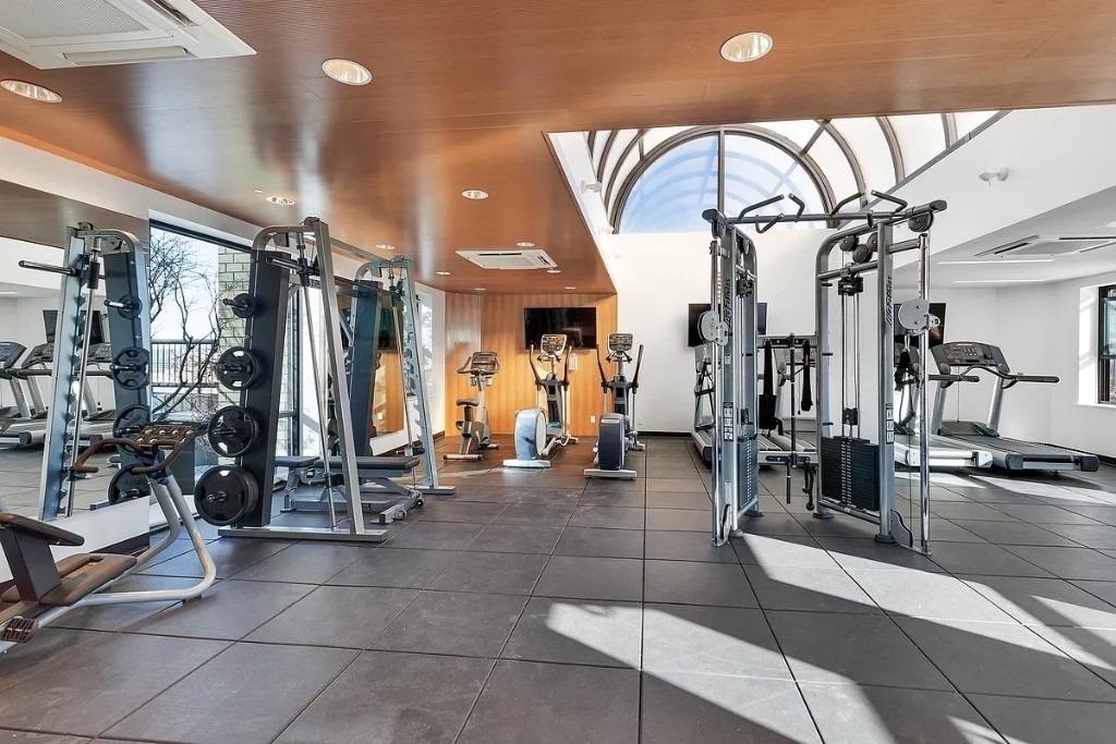 280 Park Avenue S - Photo 6