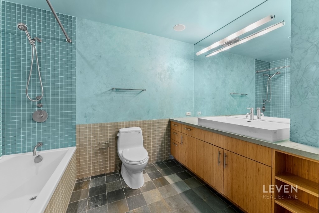 135 W 4th Street - Photo 18