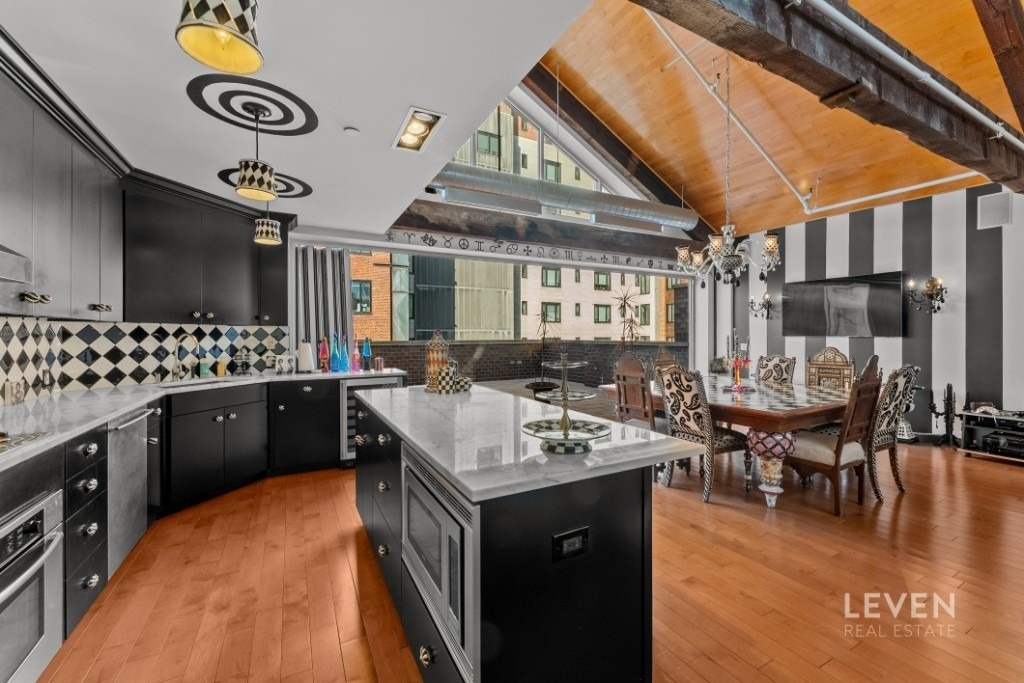 135 W 4th Street - Photo 9