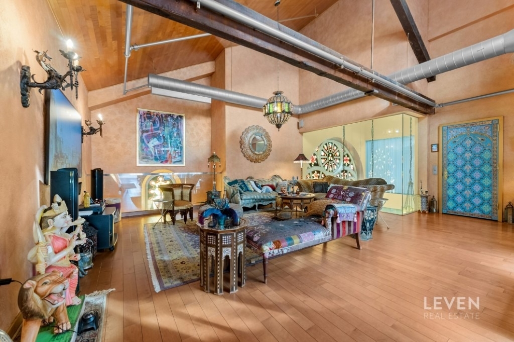 135 W 4th Street - Photo 3