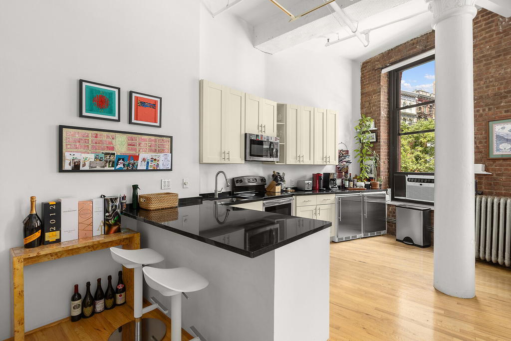 6 Varick Street - Photo 2