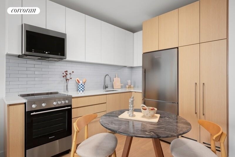249 Willoughby Avenue - Photo 6
