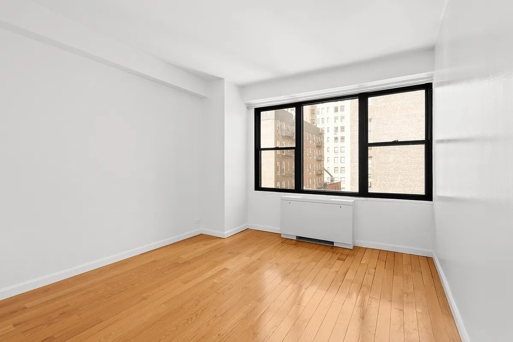 120 E 90th Street - Photo 1