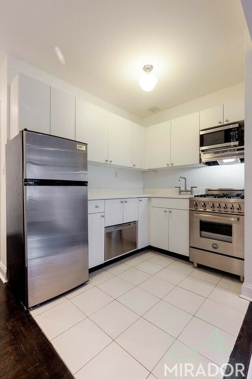 255 W 14th Street - Photo 2