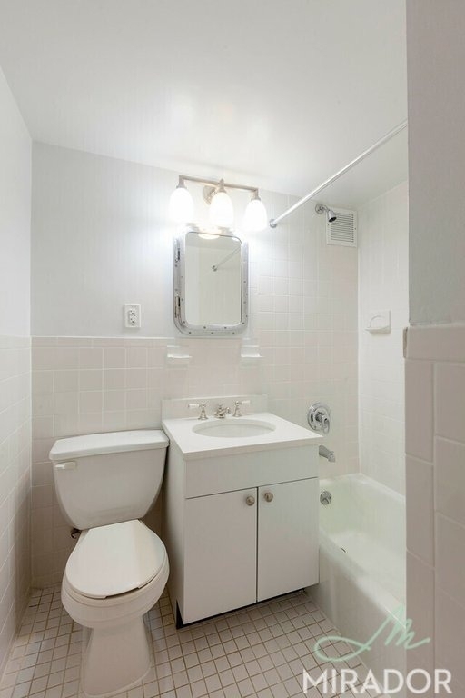 255 W 14th Street - Photo 3