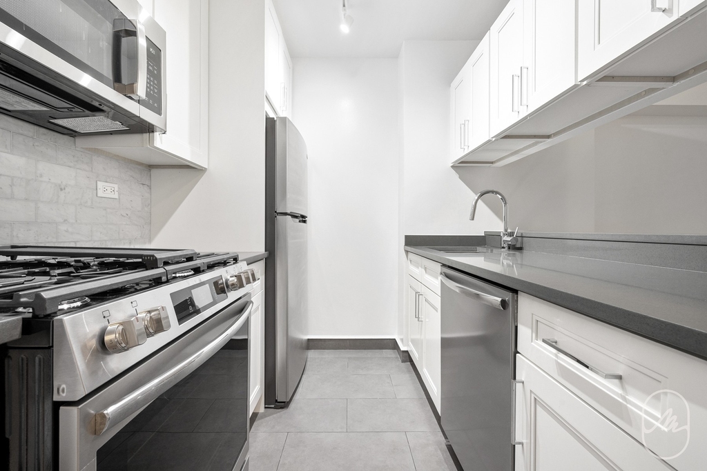 145 W 67th Street - Photo 6