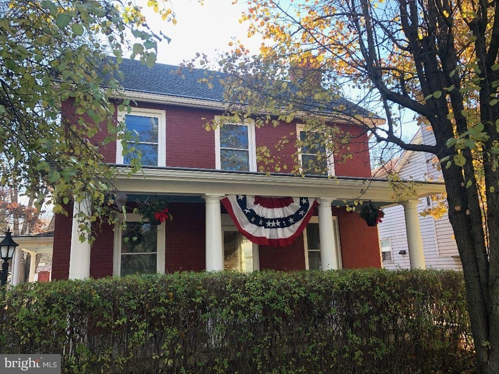 1503 W Washington Street - Photo 0