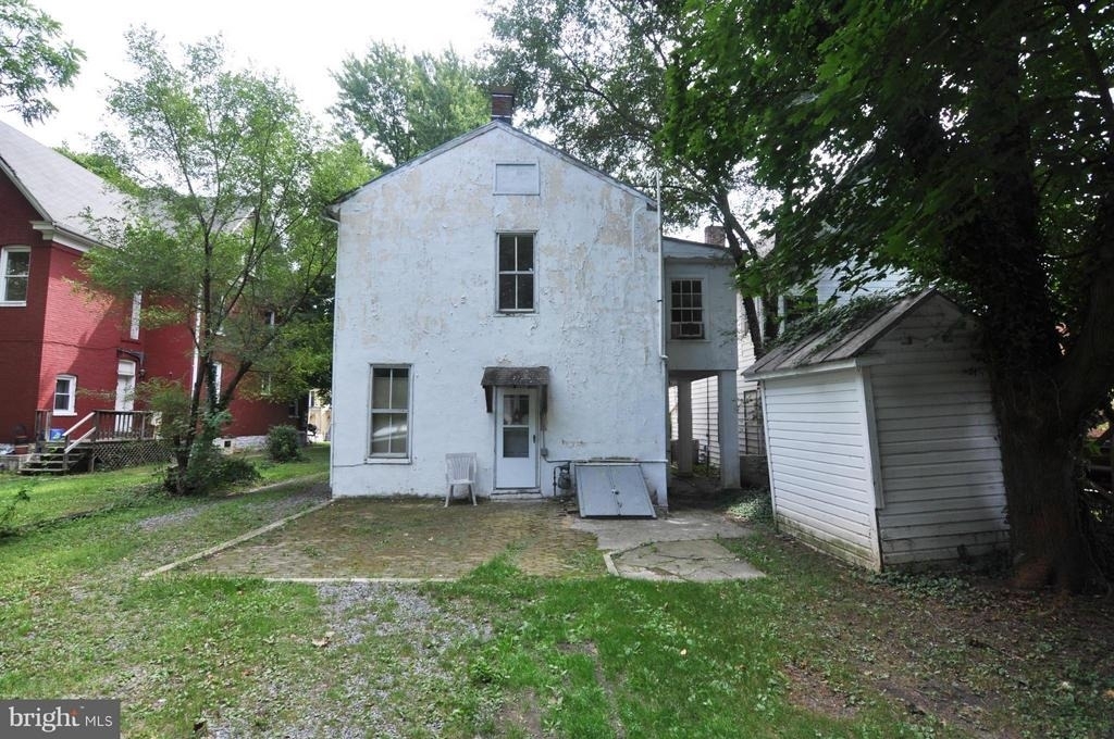 515 N Loudoun Street - Photo 2