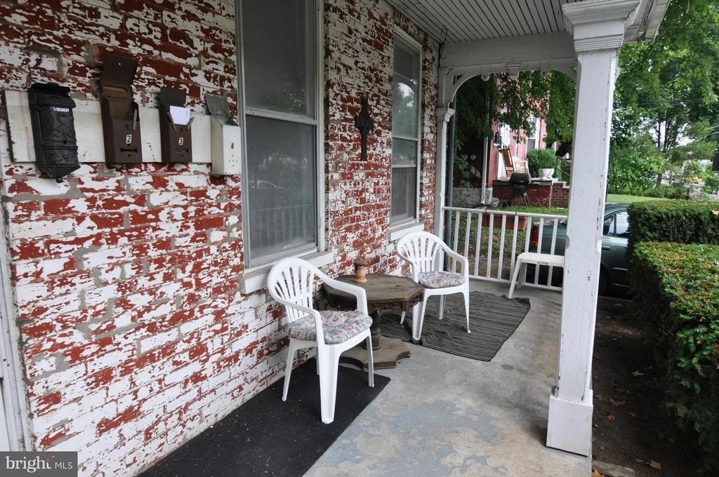 515 N Loudoun Street - Photo 1