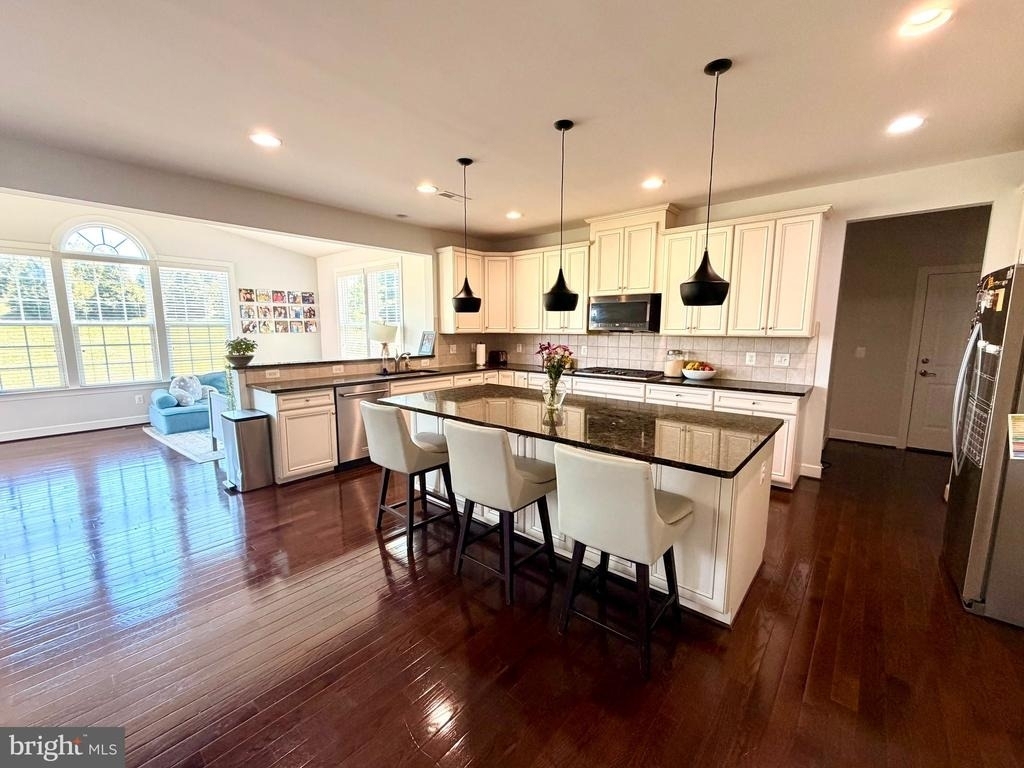 22010 Eastcreek Drive - Photo 2