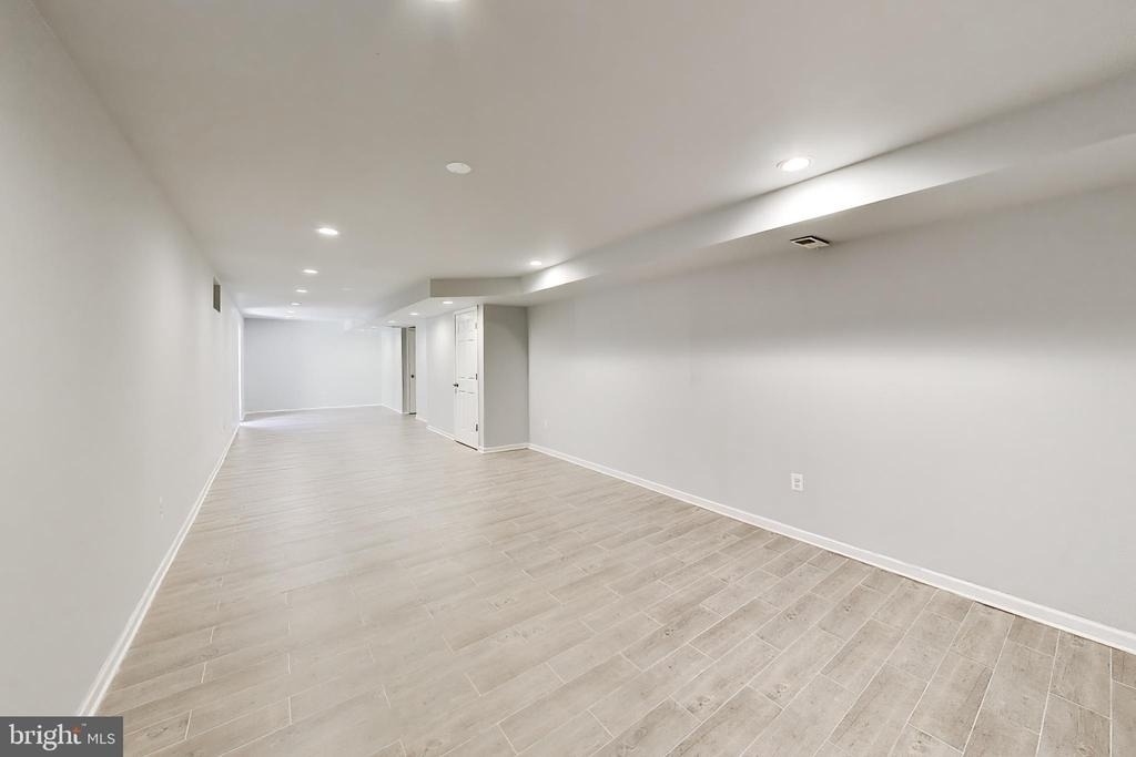 21466 Plymouth Place - Photo 37