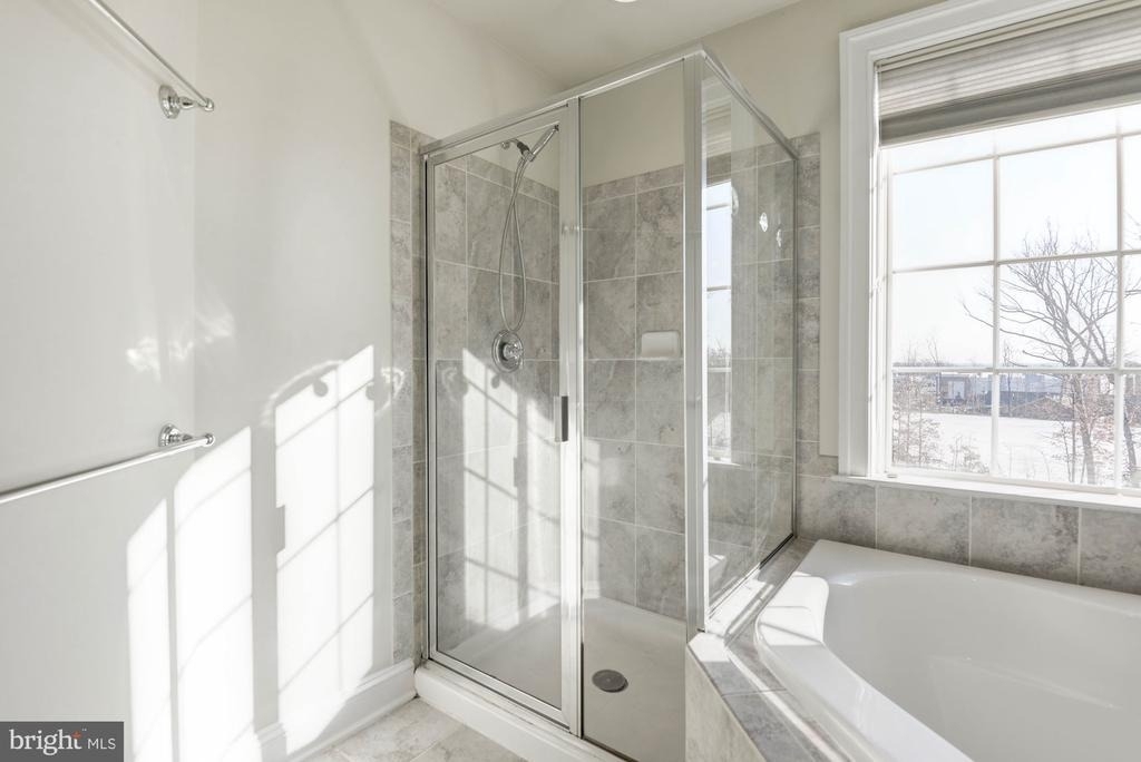 25442 Hopton House Terrace - Photo 16