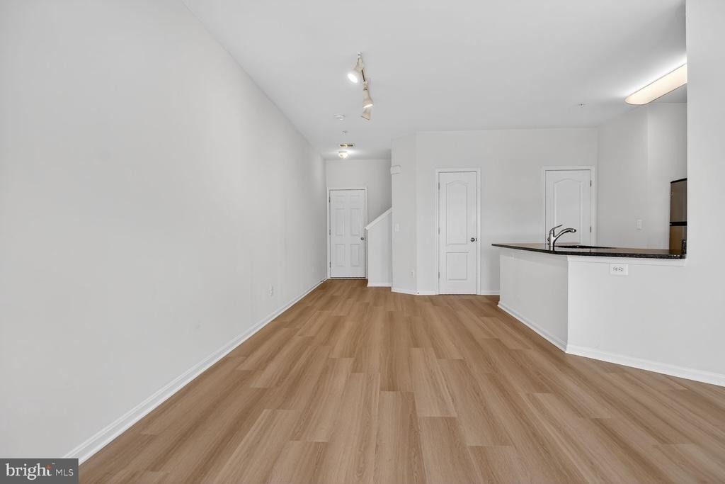 24690 Byrne Meadow Square - Photo 5