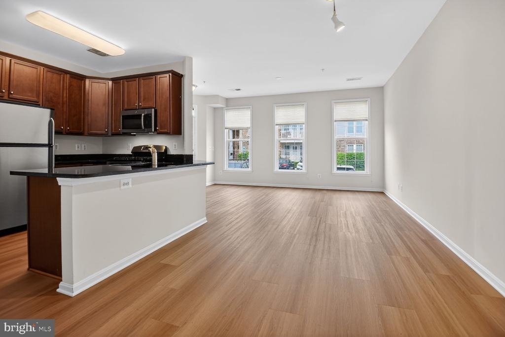 24690 Byrne Meadow Square - Photo 1