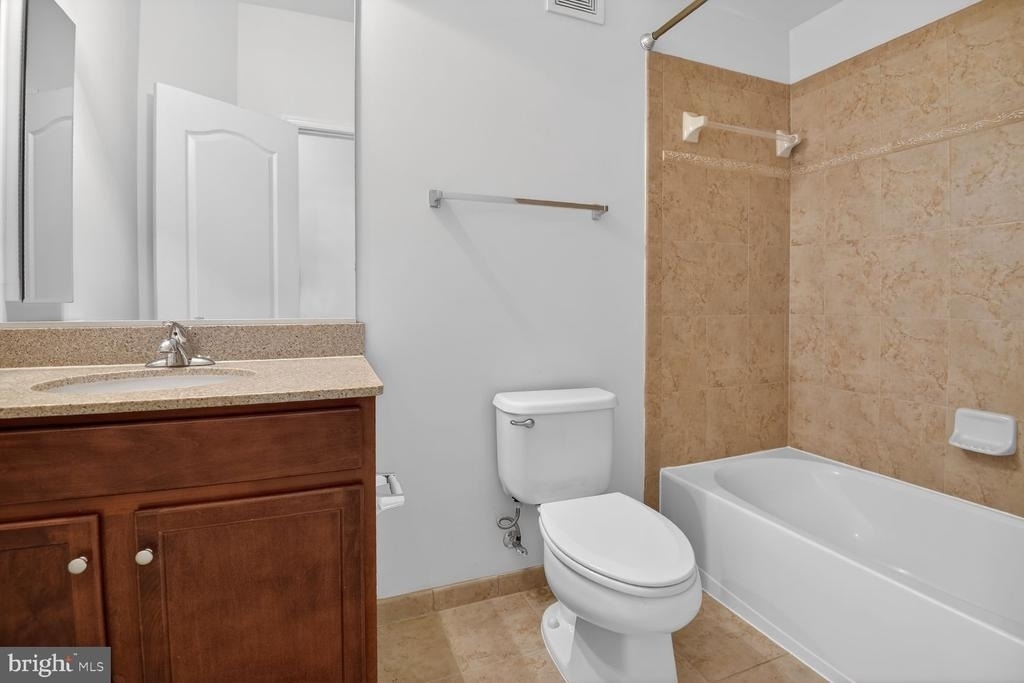 24690 Byrne Meadow Square - Photo 11